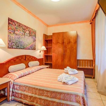Hotel Rosalba - Valentini Family Village Беллария-Иджеа-Марина Экстерьер фото