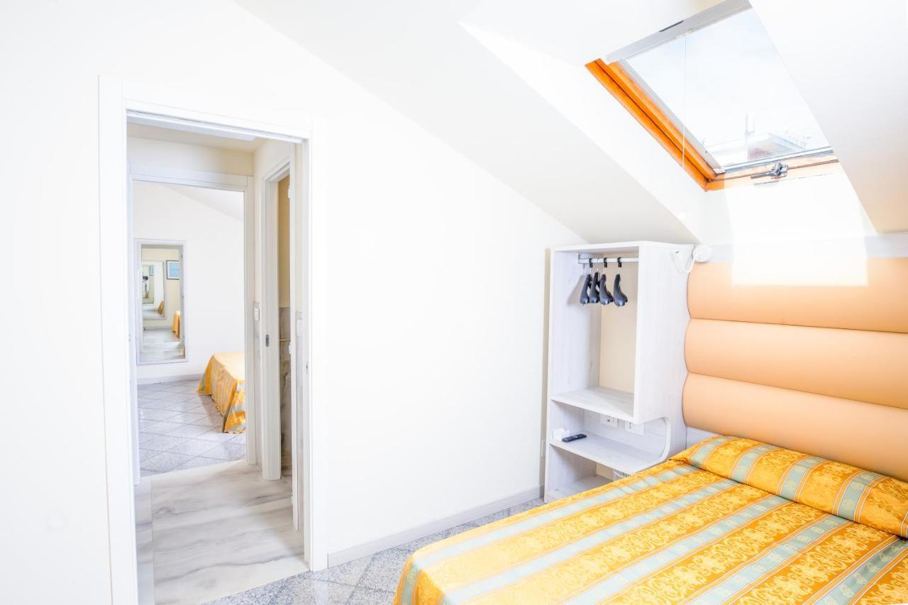 Hotel Rosalba - Valentini Family Village Беллария-Иджеа-Марина Экстерьер фото