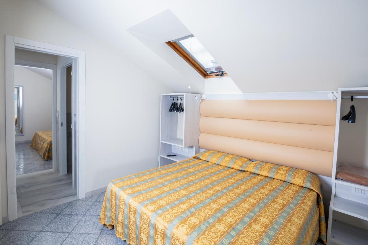 Hotel Rosalba - Valentini Family Village Беллария-Иджеа-Марина Экстерьер фото