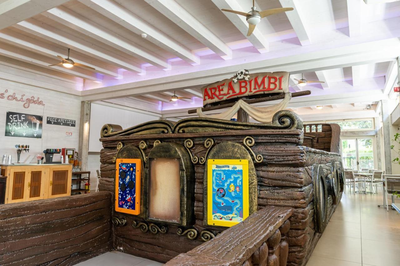 Hotel Rosalba - Valentini Family Village Беллария-Иджеа-Марина Экстерьер фото