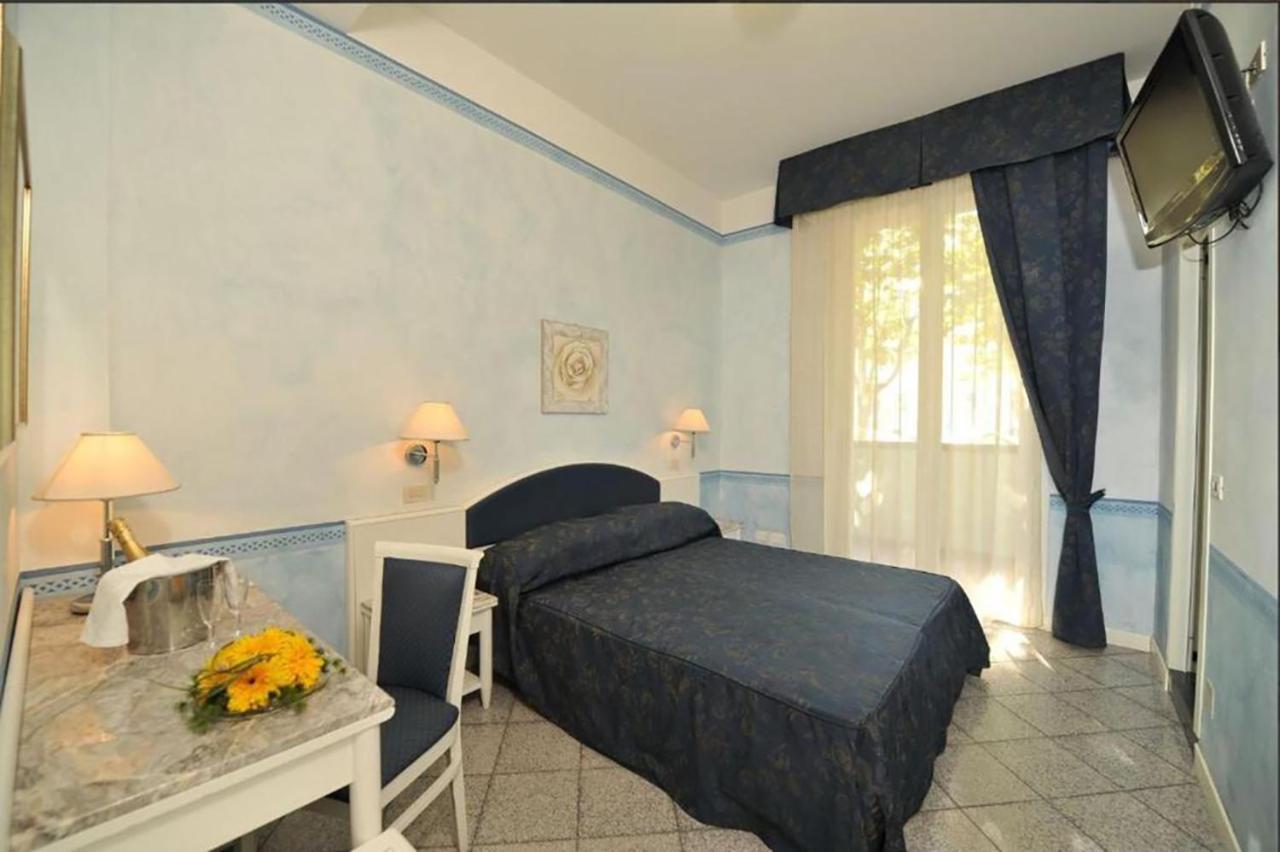 Hotel Rosalba - Valentini Family Village Беллария-Иджеа-Марина Экстерьер фото